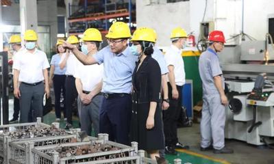 永嘉縣委書記王彩蓮到紐頓開展泵閥產(chǎn)業(yè)專項(xiàng)調(diào)研