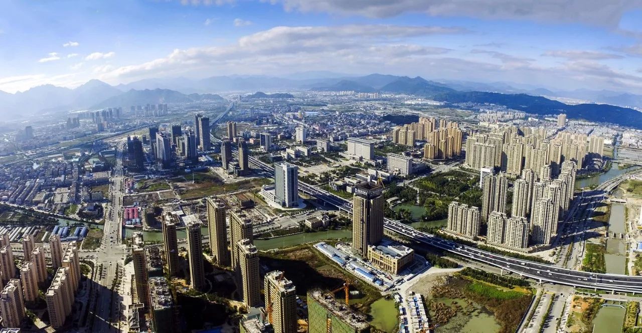 今晚浙江公共新聞頻道播出:婁紹光書記做客《黨建好聲音&middot;書記訪談錄》節目,暢談&ldquo;科教新區、山水甌海&rdquo;!